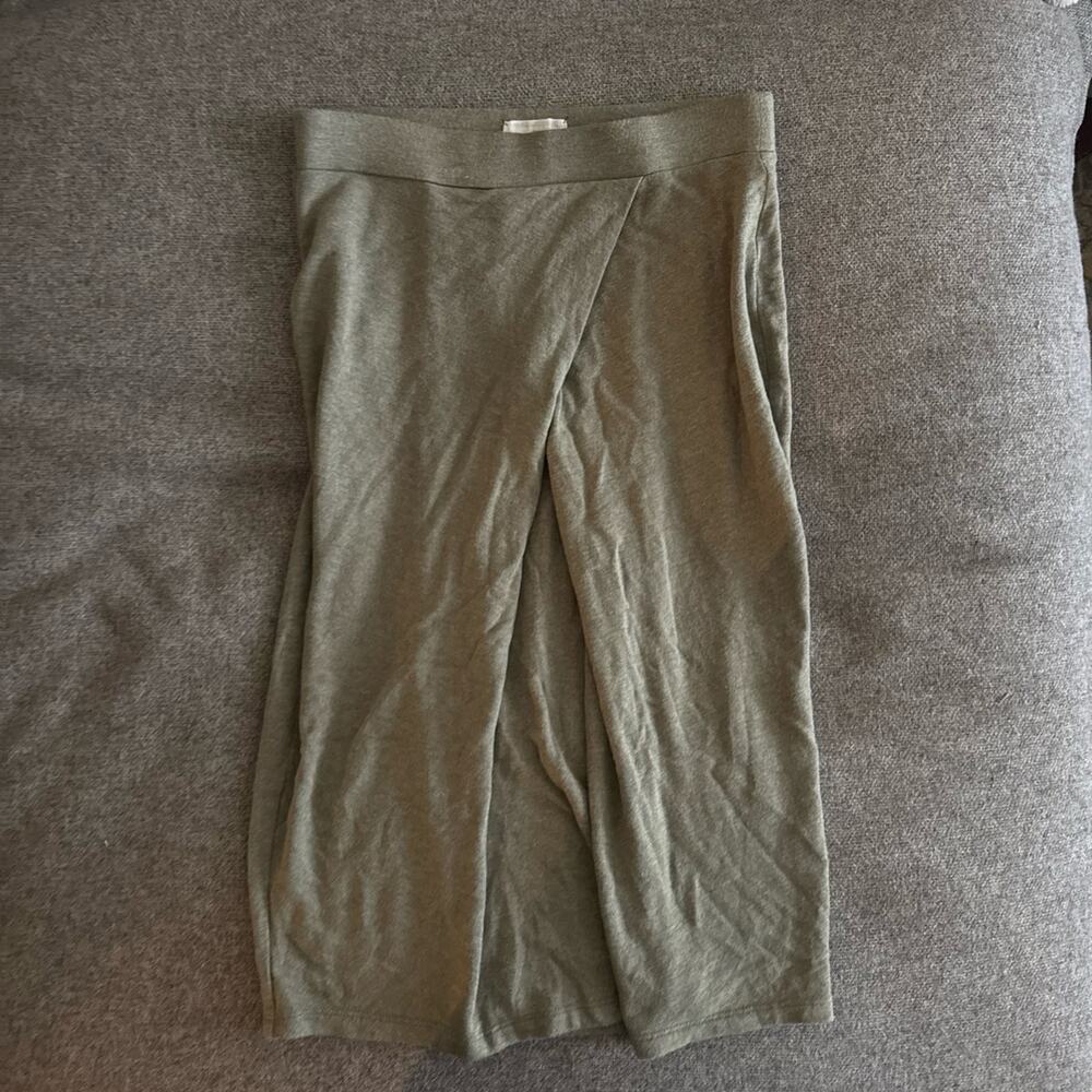 Lou & Grey knit skirt Size Small Sage Green